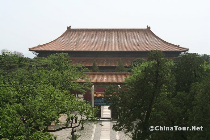 View of the Ling'en hall from the Minglou.