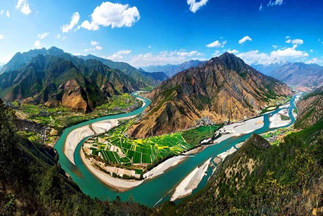 2 Days Tiger Leaping Gorge Hiking Group Tour